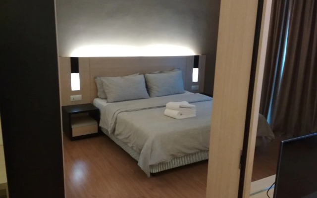 Queens Service Suite at Swiss Garden Residences