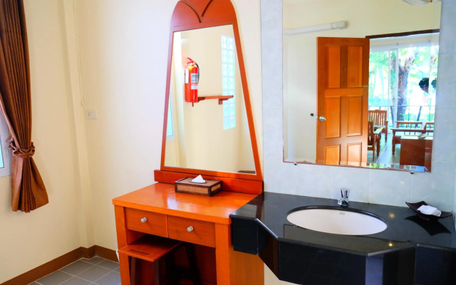 New Travel Beach Resort