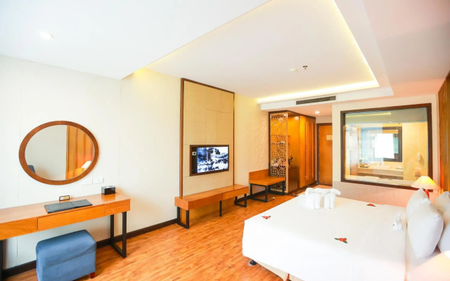 Muong Thanh Luxury Nhat Le Hotel