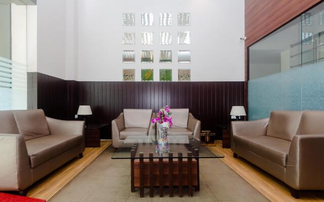 Capital O 29704 Regal International