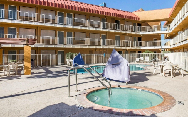 Rodeway Inn
