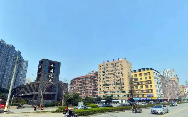 Sunlight Holiday Hotel