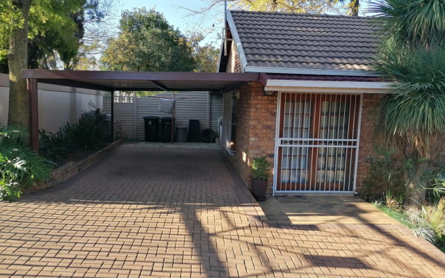 Captivating 3-Bed House in Kempton Park