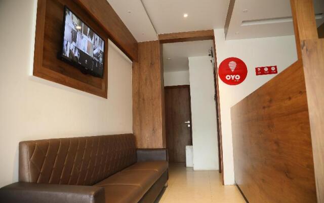 OYO 8363 Hotel Royal NS