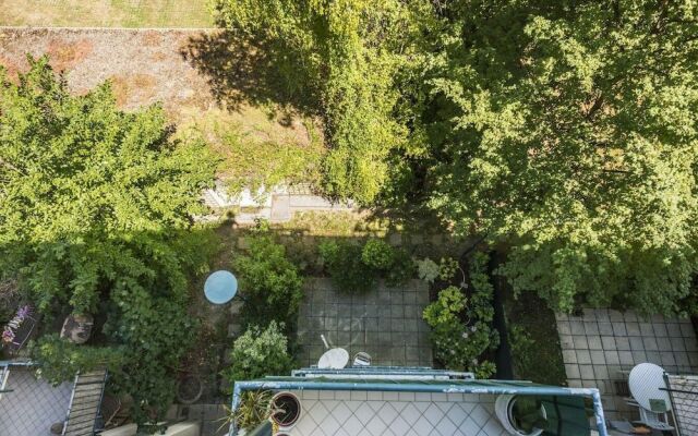 Ruhiges Apartment mit Balkon #r26