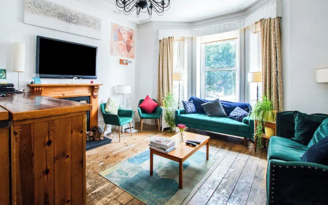 OYO The Lodge Bournemouth