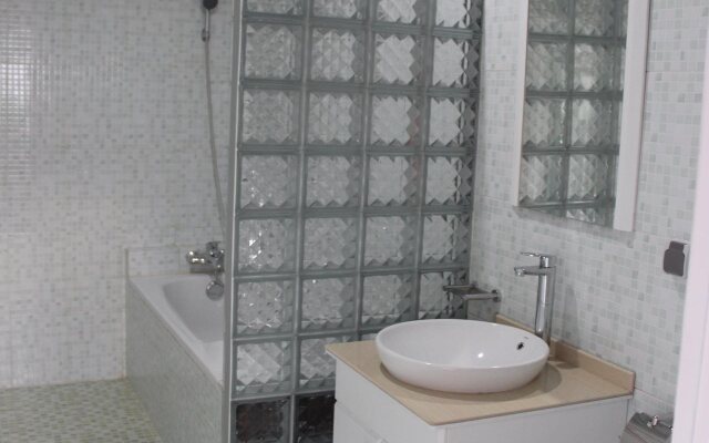 Rene Hotel