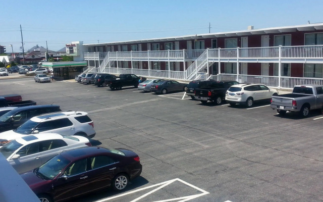 Fish Tales Boardwalk Inn