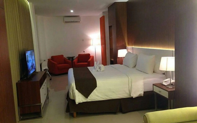 Front One Hotel Pamekasan Madura