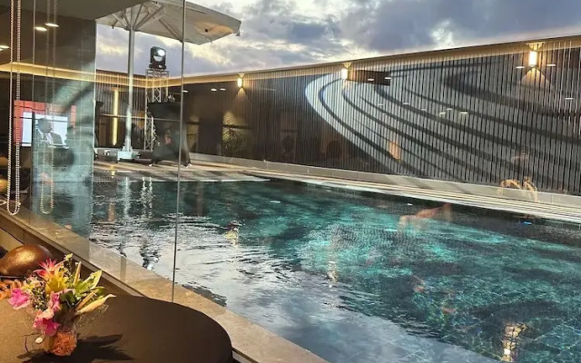L'Avenue Hotel Apartments
