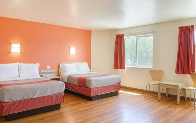 Motel 6 Fort Lupton, CO