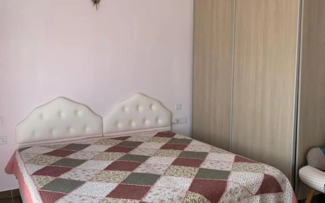 2BR home with stunning sea and mountain views