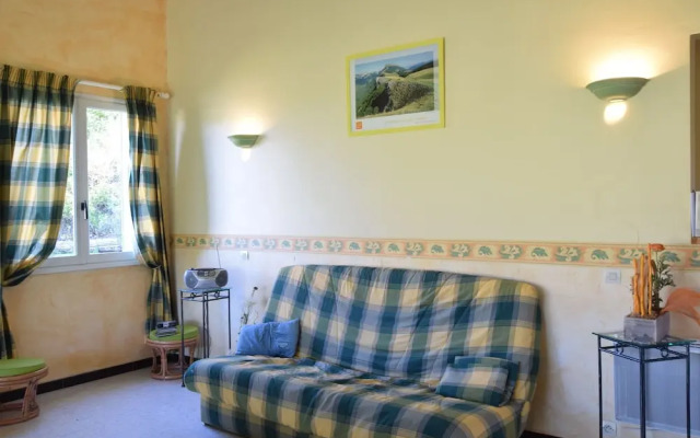 Stunning Holiday Home in Bourdeaux with Hill View