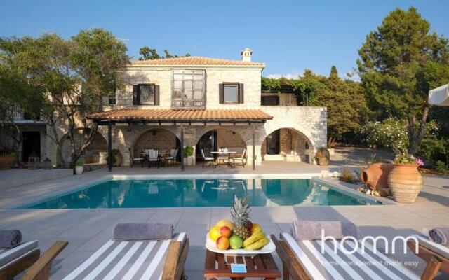 580m² homm Luxurious Seaside Residence in Syvota
