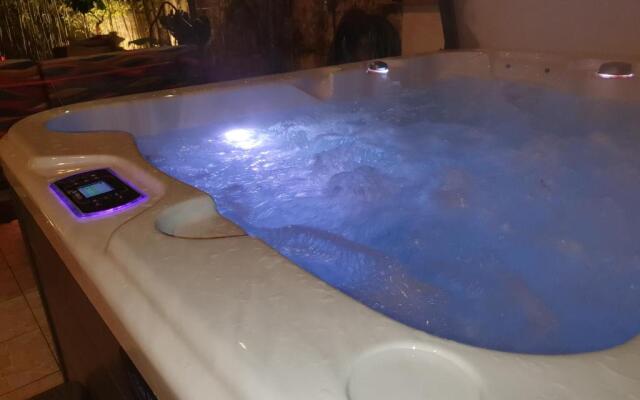 MAISON La BOHEME spa & jacuzzi