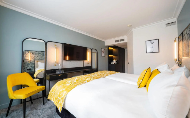 One One Bangkok Hotel