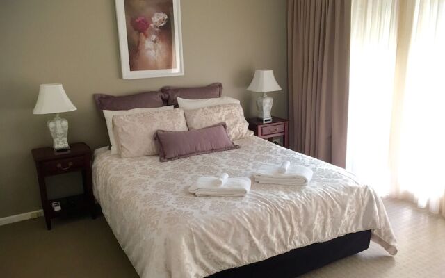 Luxury 2B Townhouse in North Adelaide