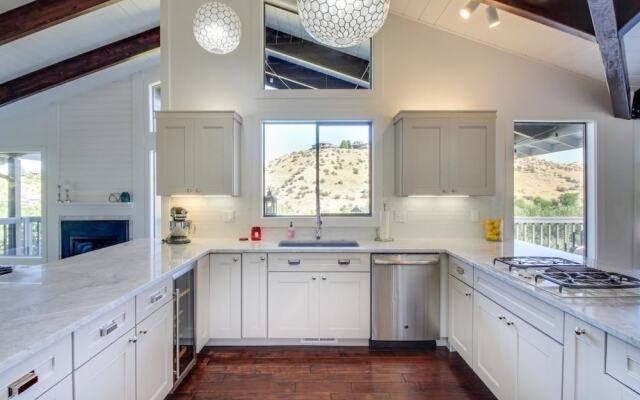 Chic Highlands Hideaway