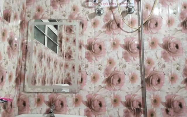 Red Pine Guest House (Indians Only)