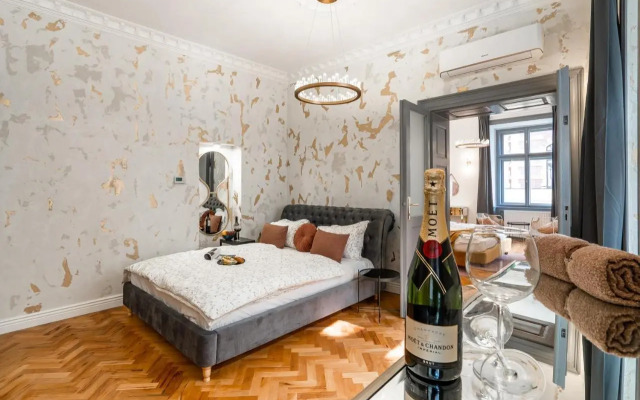 Emperor Castle View Suite