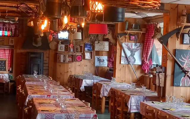 Hôtel Restaurant Le Montlo 48