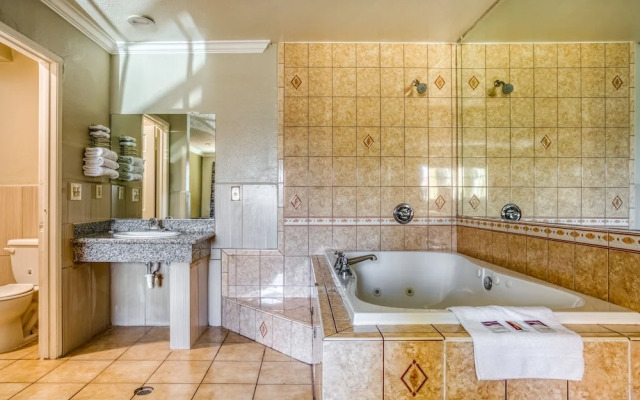 Heritage Inn