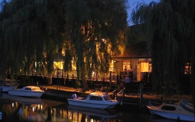 The Grove Ferry Inn
