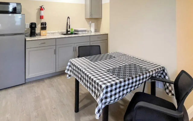 TriLuxe Inn & Studios