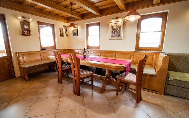 Country House Mirt