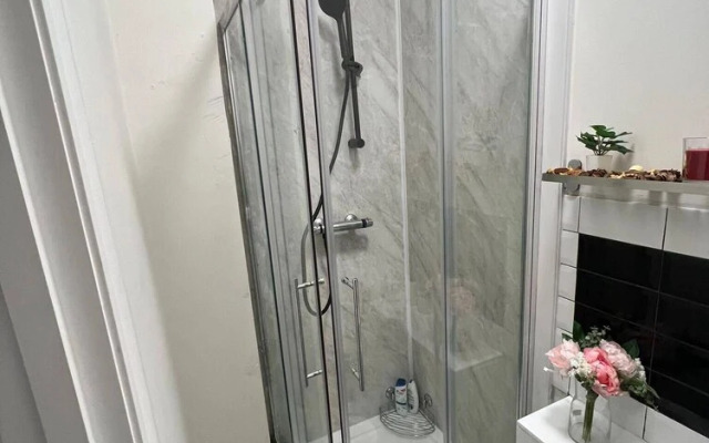 Lovely Apartment Close to Acton Central Station