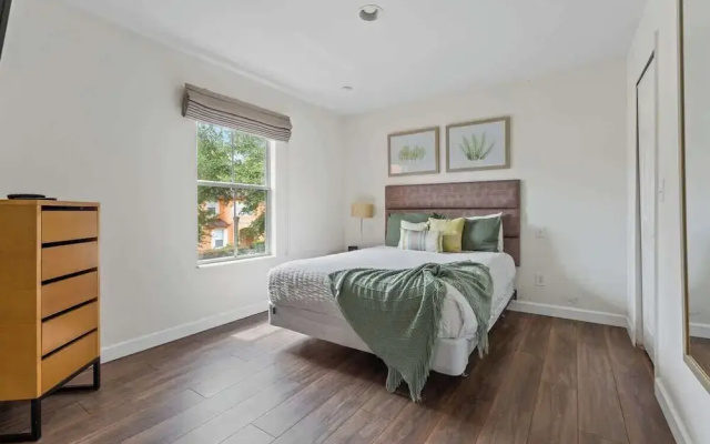 Pet Friendly 4 BR With Hot Tub