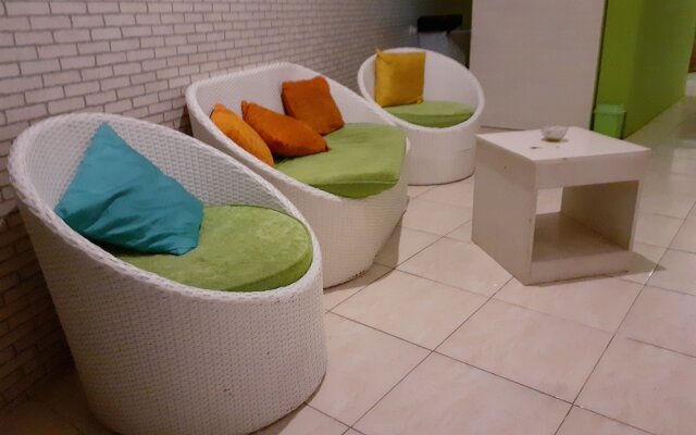 Spot On 2332 D'Green Homestay