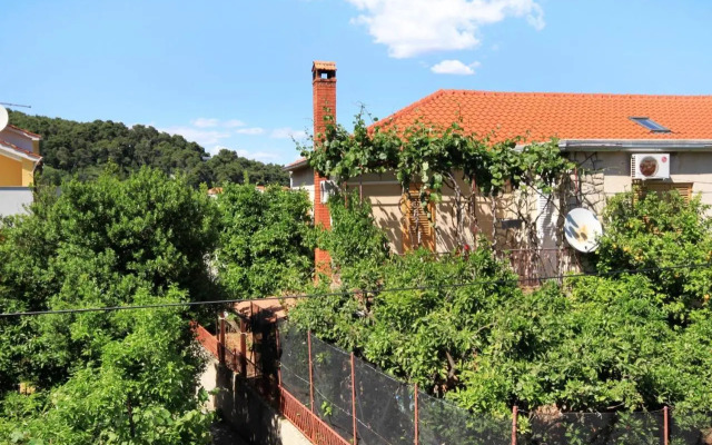 Apartments and rooms by the sea Jelsa, Hvar - 4602