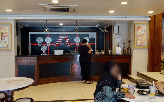 Bedmax Hostel by OYO Rooms