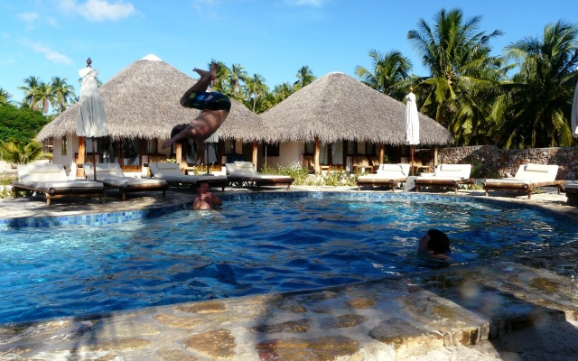 T-Land Resort – Pool – Nemberala