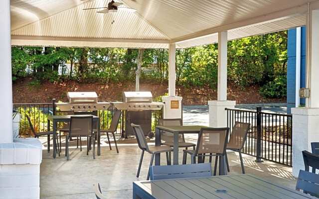 Candlewood Suites Charleston Northwoods, An Ihg