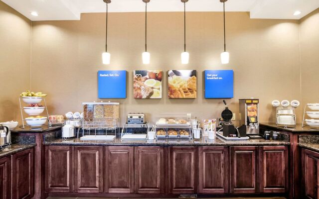 Comfort Inn & Suites Independence