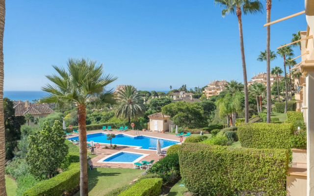 Elveria Hills excellent views