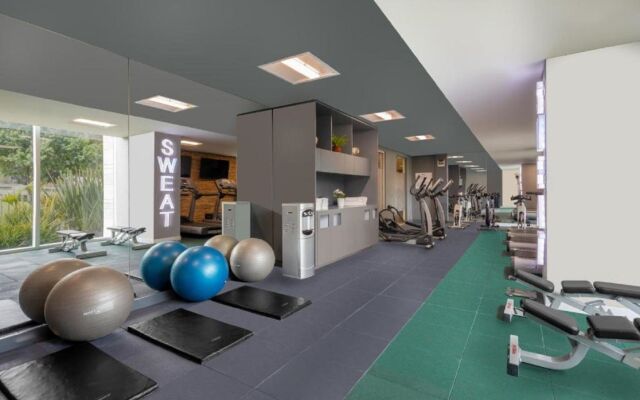 Holiday Inn Bogota Airport by IHG