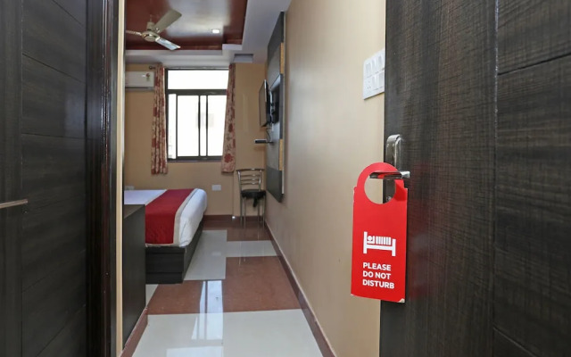 Fabhotel Sanjay Palace