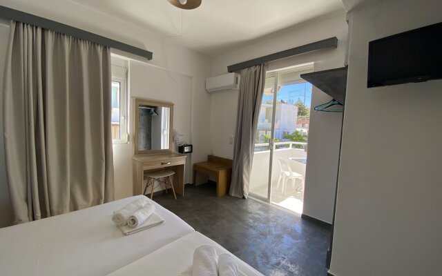 Family House Studios Apartments