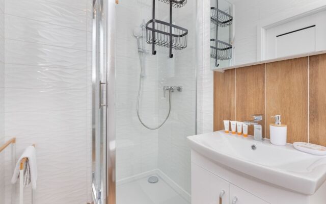Studio With Sea View Gdynia by Renters