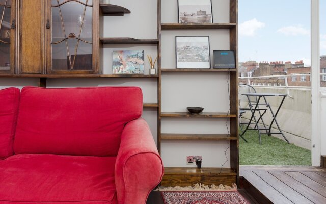 Central London Apartment With a Balcony