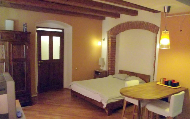 Main Square Apartments & More
