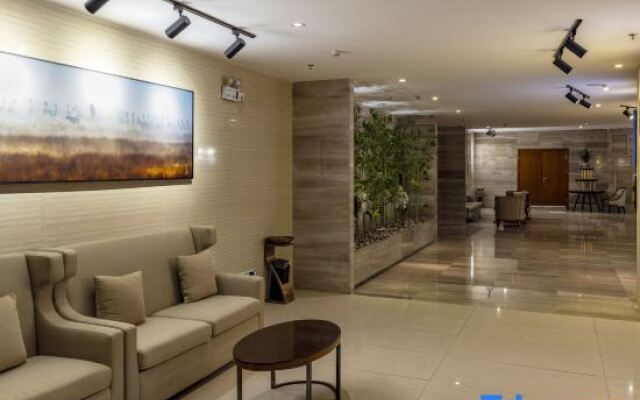 Yunshang Caohai Hotel (Bijie Zhe Mall)
