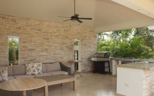 Touch of elegance! 6 Bedroom near the beach