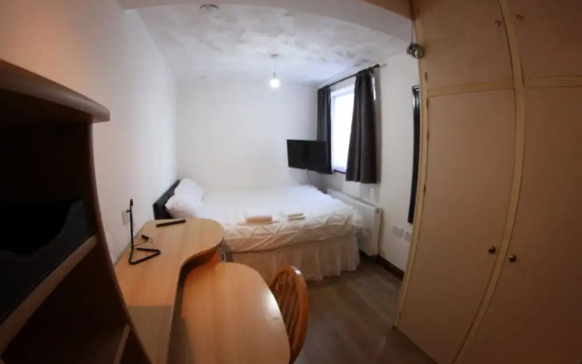 College Street Abode - Guest House