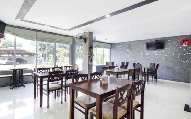 Treeyapat Place by OYO