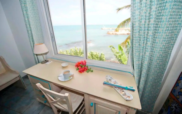 Northshore Seaside Suites