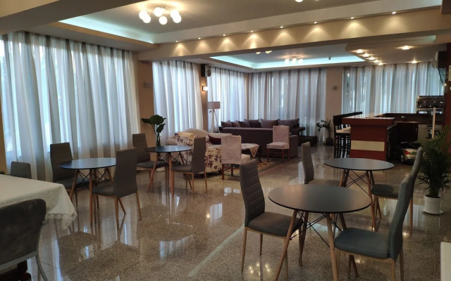 Marie Hotel